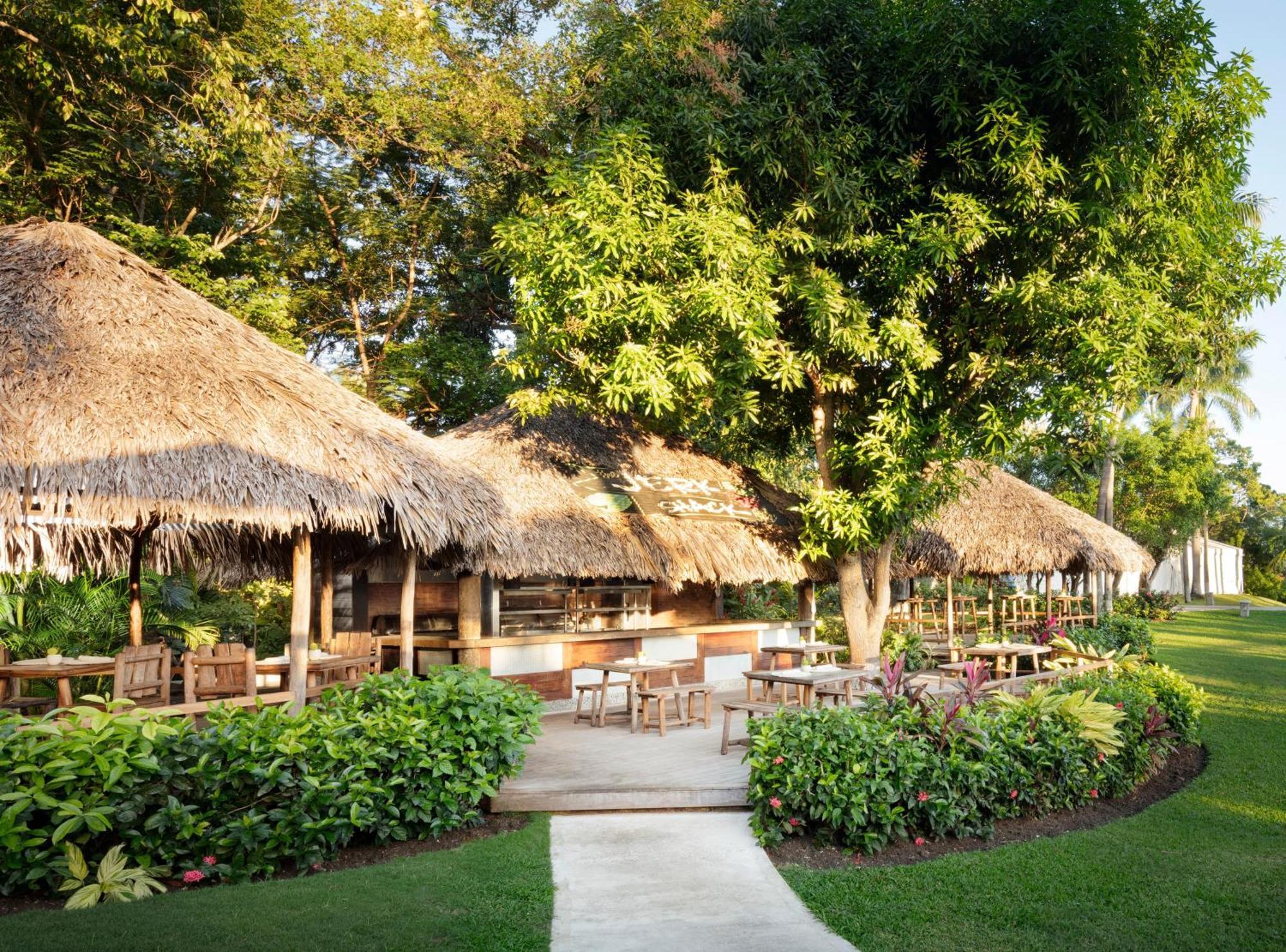 Sandals Ochi Beach All Inclusive Resort - Couples Only (Adults Only) Ocho Rios Exterior photo